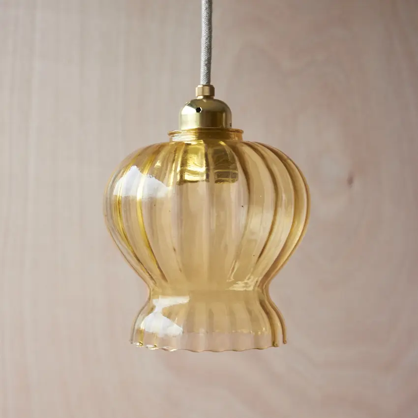 530 elegant lampenkapje in helder geel glas