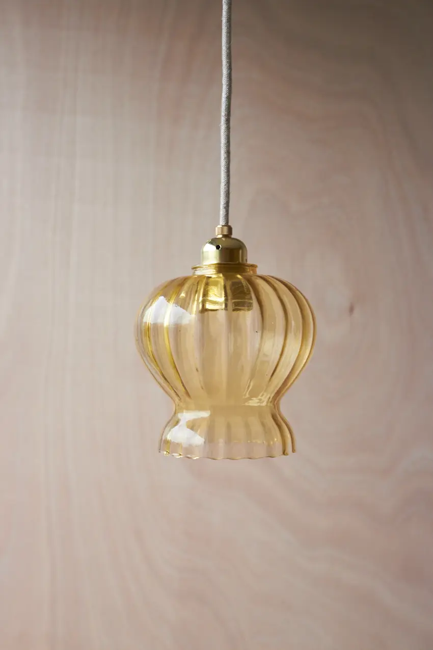530--elegant-lampenkapje-in-helder-geel-glas--0.1