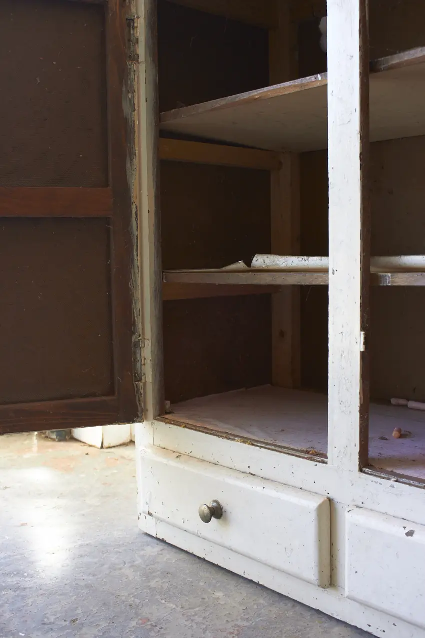 10776---vintage-kast-met-deurtjes-en-lades---Firma-Zoethout-06