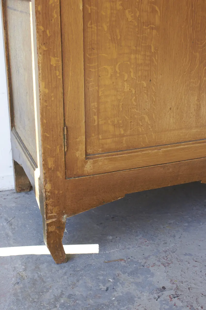 10869---Vintage-spelletjeskast-met-hoekige-details---Firma-Zoethout-08