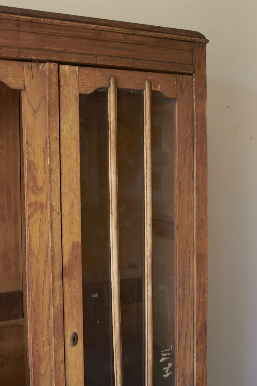 10874---Prachtige-demontabele-vitrine-kast-met-drie-deuren---Firma-Zoethout-09