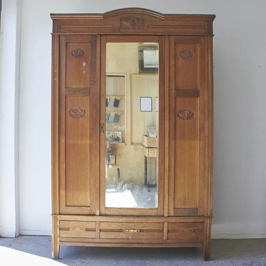 10876 Demontabele grote spiegelkast van eikenhout firma zoethout