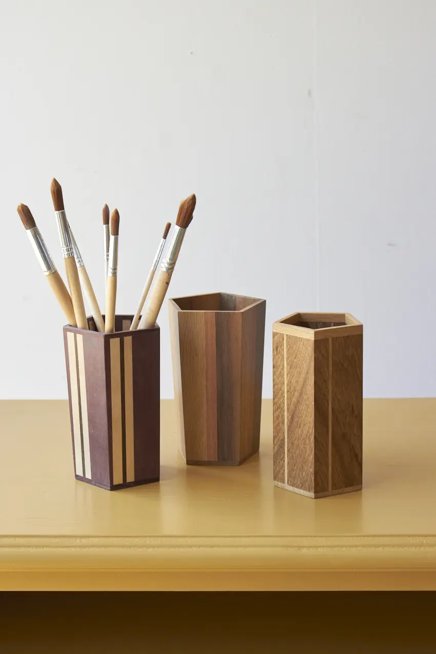 HW9112---Houten-pollepel-of-kwastenhouder---Firma-Zoethout-01