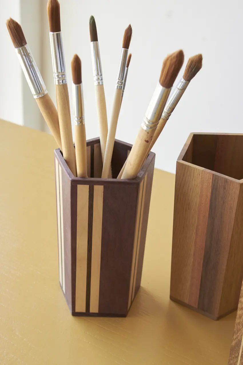 HW9112---Houten-pollepel-of-kwastenhouder---Firma-Zoethout-04