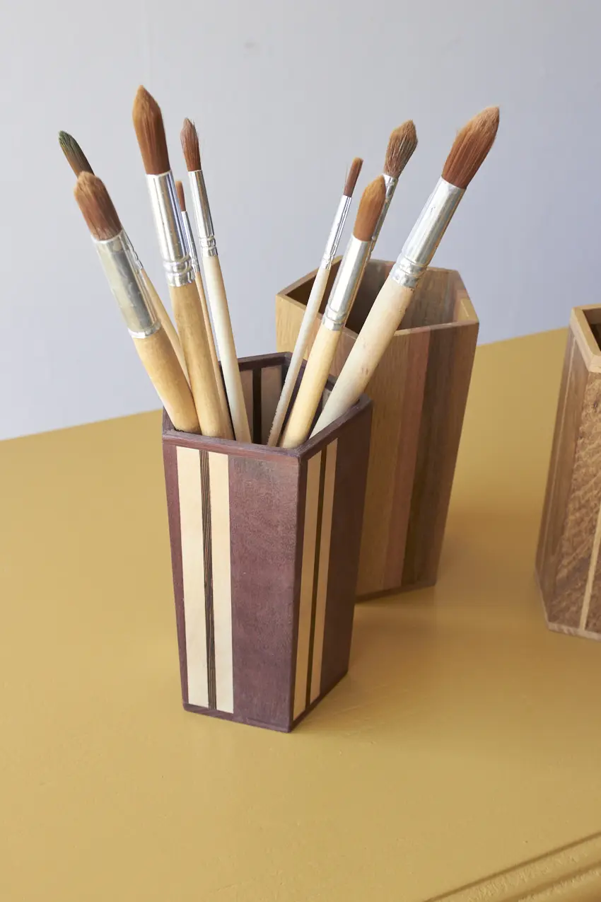 HW9112---Houten-pollepel-of-kwastenhouder---Firma-Zoethout-05