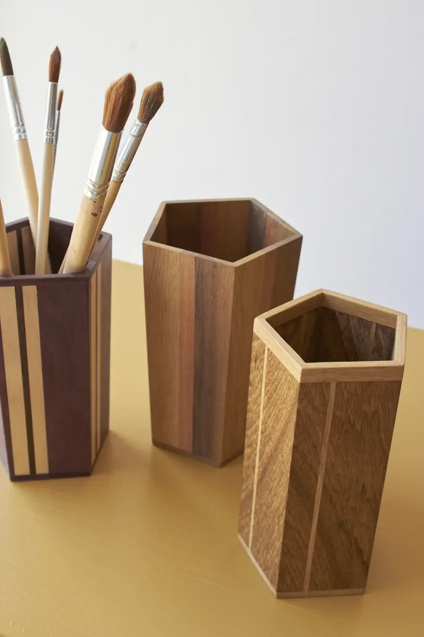 HW9112---Houten-pollepel-of-kwastenhouder---Firma-Zoethout-06