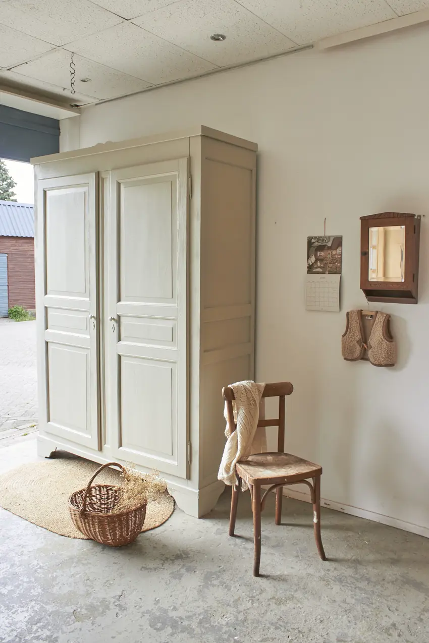 10744---Authentieke demontabele kast met paneeldeuren---Firma-Zoethout-01