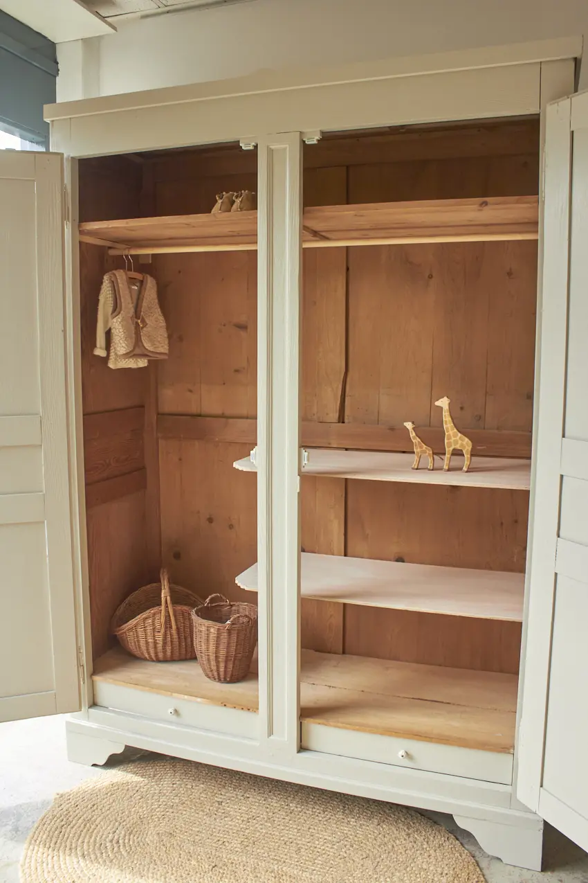 10744---Authentieke demontabele kast met paneeldeuren---Firma-Zoethout-05