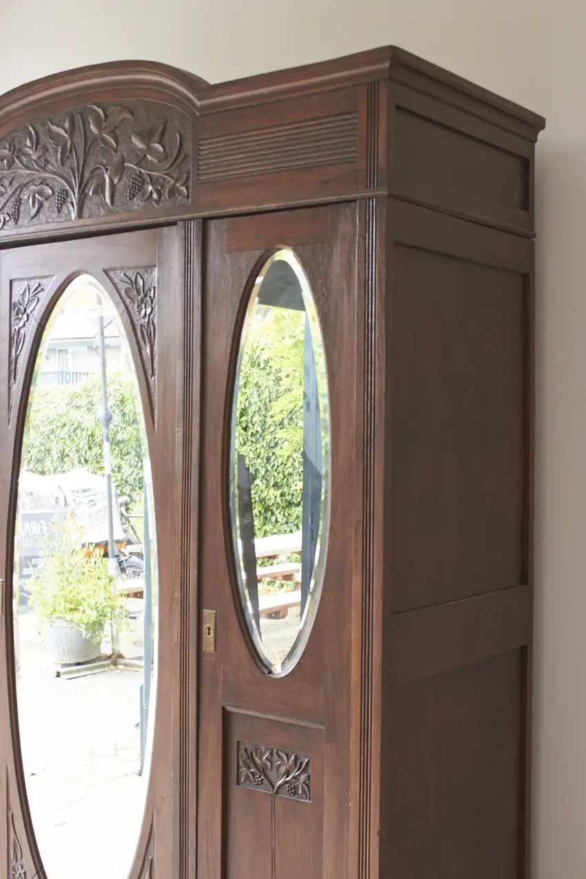 10893---Demontabele-spiegelkast-met-drie-deuren---Firma-Zoethout-03