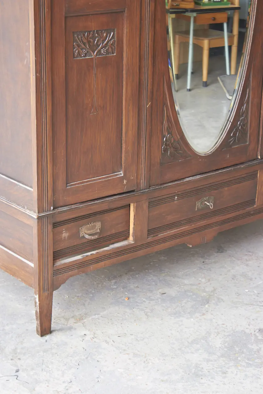 10893---Demontabele-spiegelkast-met-drie-deuren---Firma-Zoethout-07