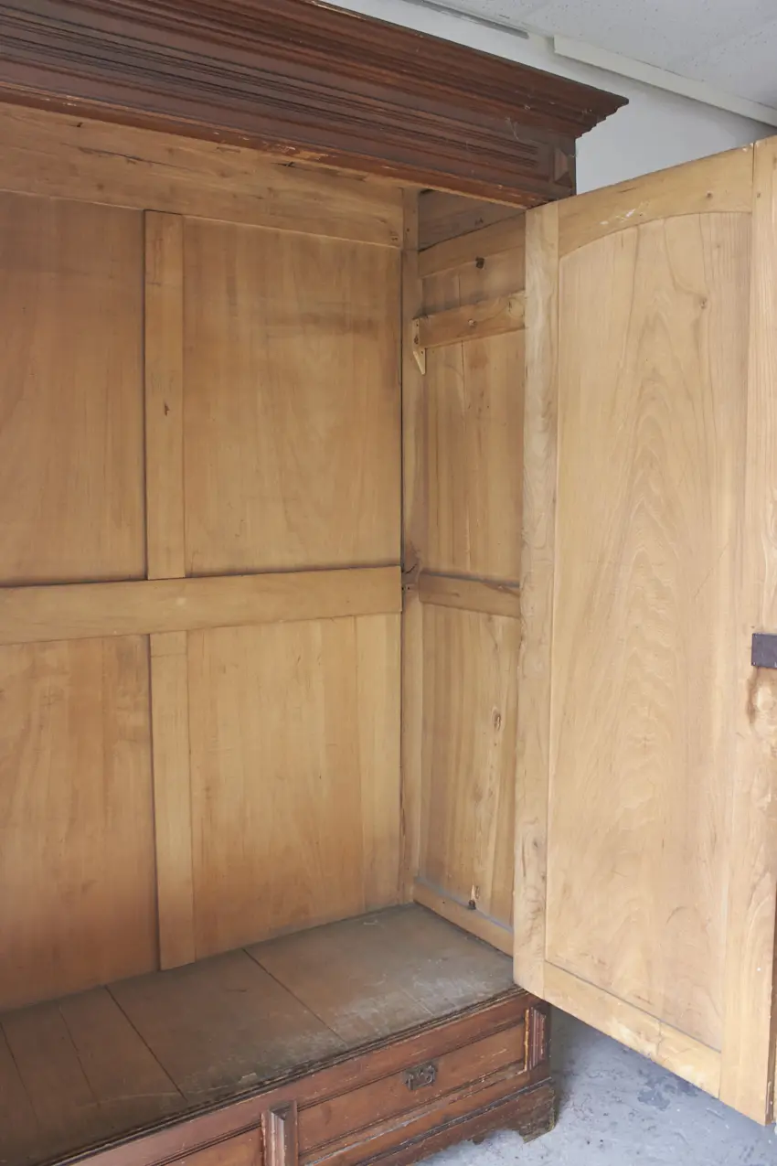 10894---Demontabele-hoge-kast-met-twee-paneel-deuren---Firma-Zoethout-09