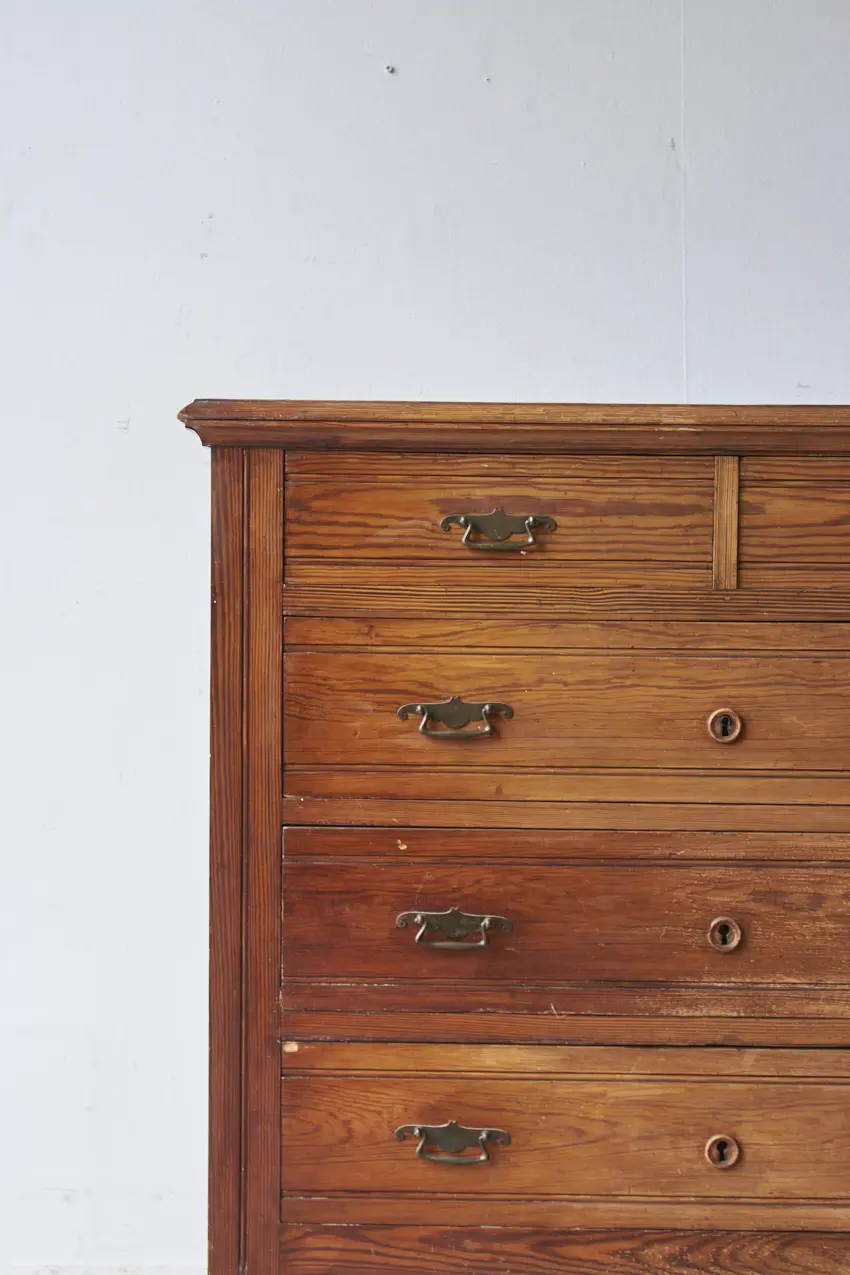 2560—compacte-vintage-ladecommode-met-subtiele-details--05