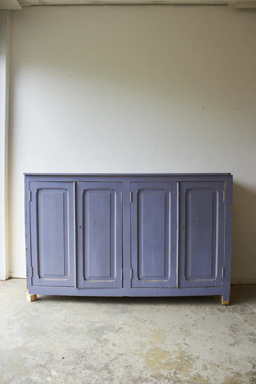 10913---Vintage-prachtig-houten-dressoir-met-vier-paneeldeuren---Firma-Zoethout-01