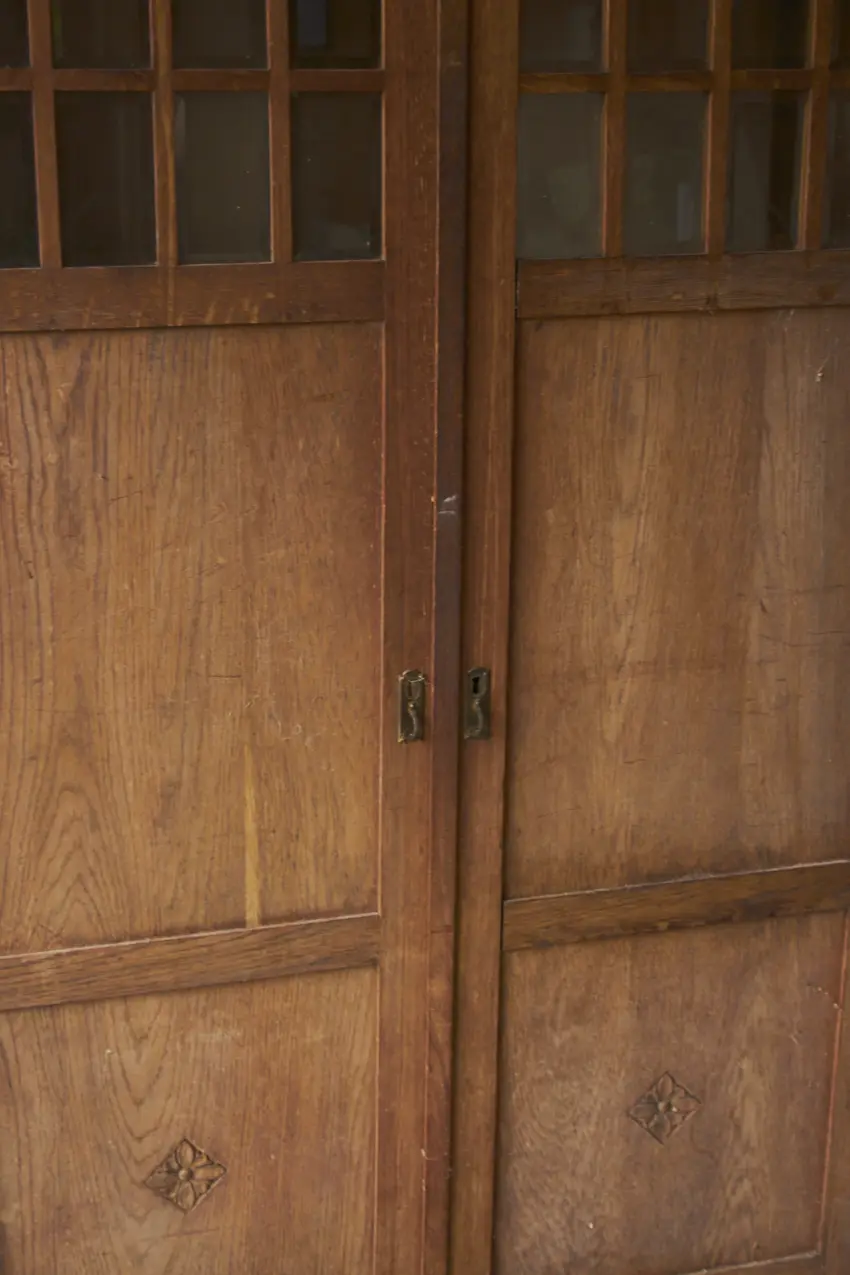 10918---Vintage-houten-meubel-met-geslepen-glas---Firma-Zoethout-05