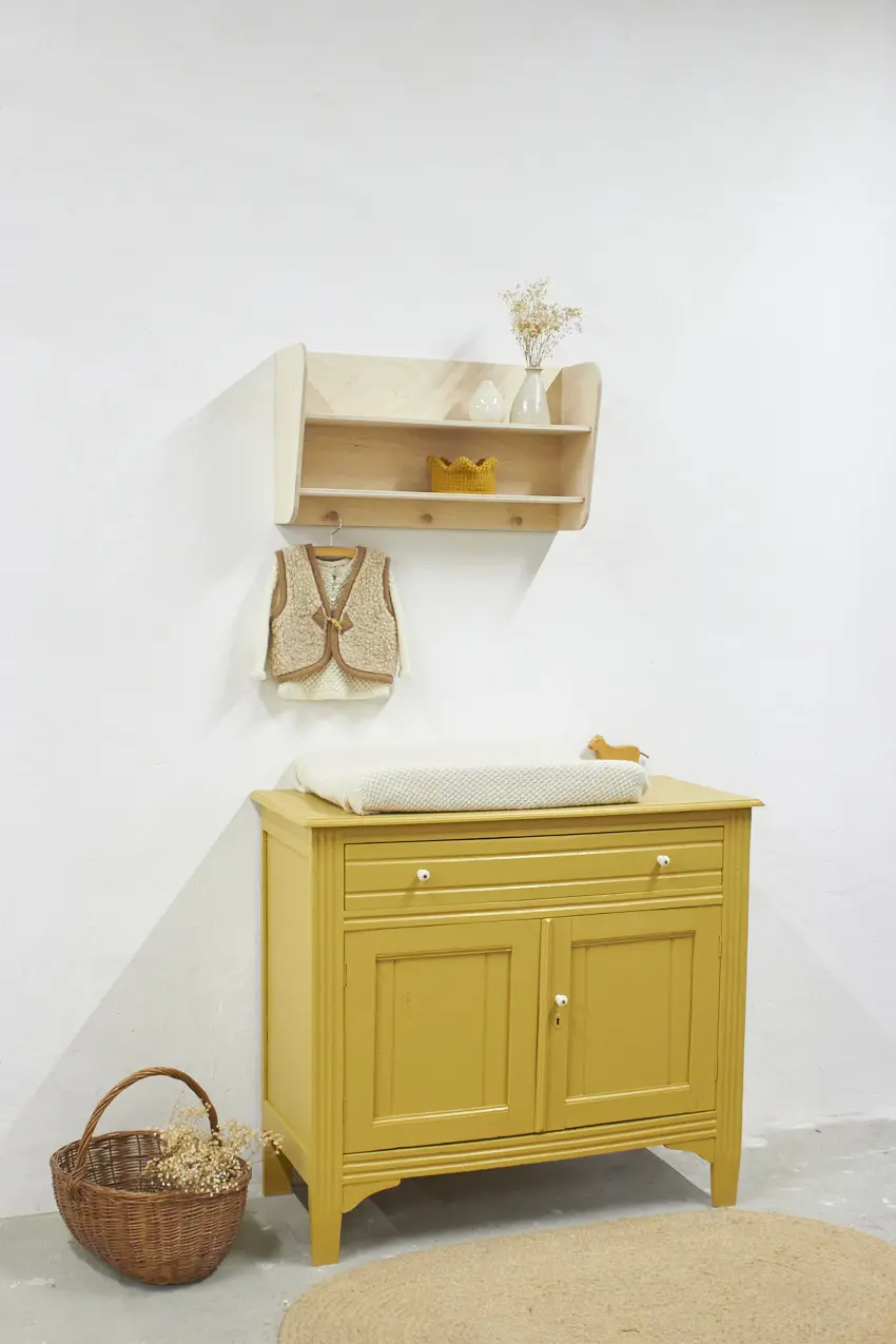 2538-1---Vintage-commode-in-Saffraan---Firma-Zoethout-02