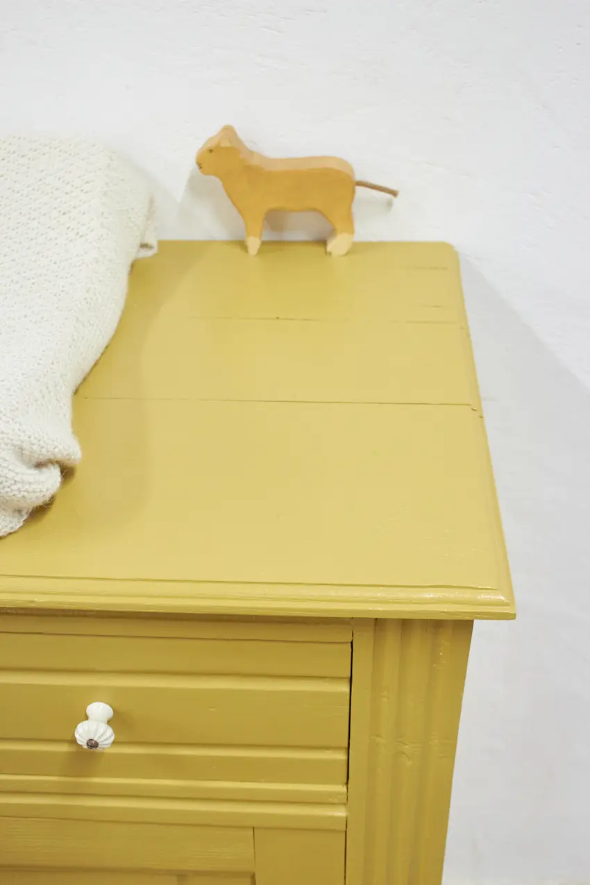 2538-1---Vintage-commode-in-Saffraan---Firma-Zoethout-08