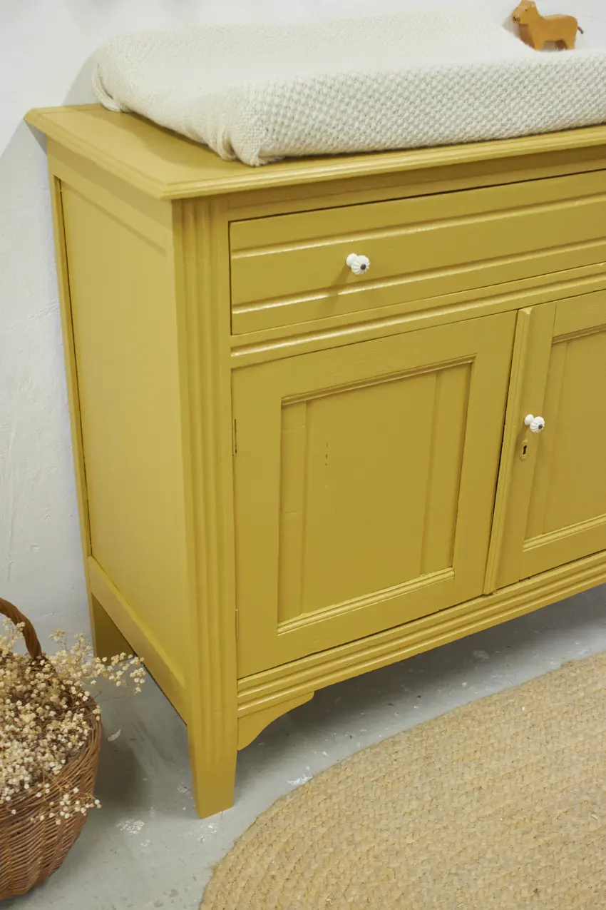 2538-1---Vintage-commode-in-Saffraan---Firma-Zoethout-09