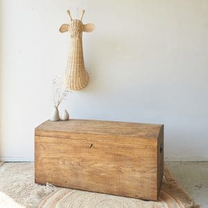 Vintage houten kist met bolle deksel
