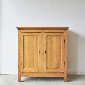 vintage speelgoedkast