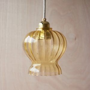 530 elegant lampenkapje in helder geel glas