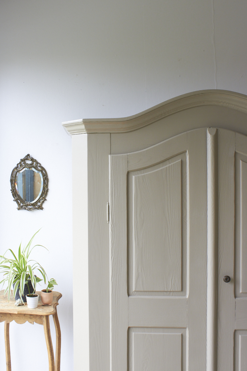 10920-1--klassieke-houten-tweedeurs-kast-in-amandel--02