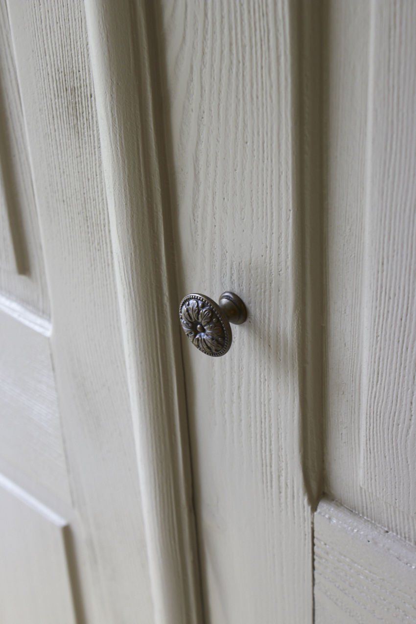 10920-1--klassieke-houten-tweedeurs-kast-in-amandel--03