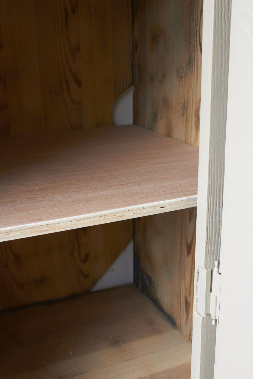 10920-1--klassieke-houten-tweedeurs-kast-in-amandel--05