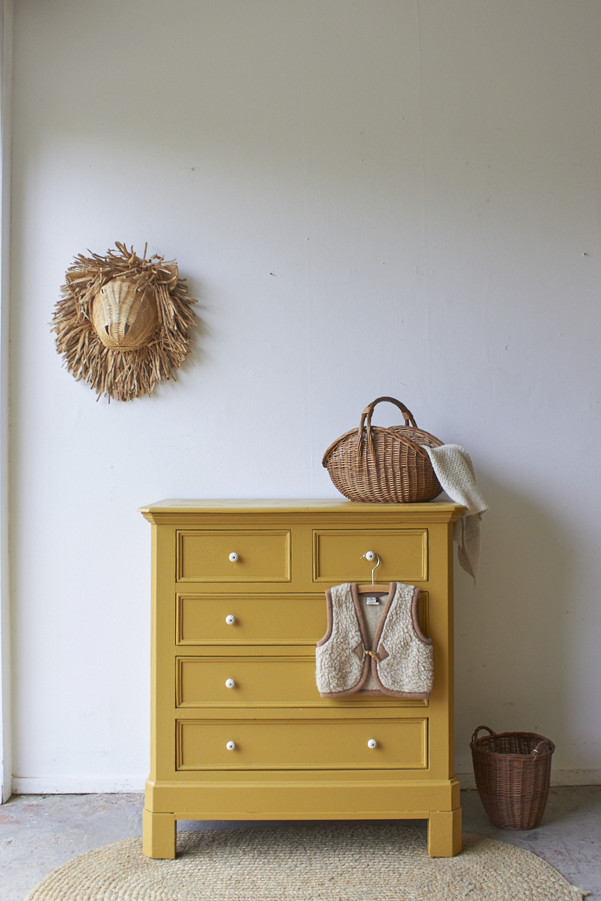 2559-1---Vintage-lade-commode-in-Saffraan-kleur---Firma-Zoethout-01