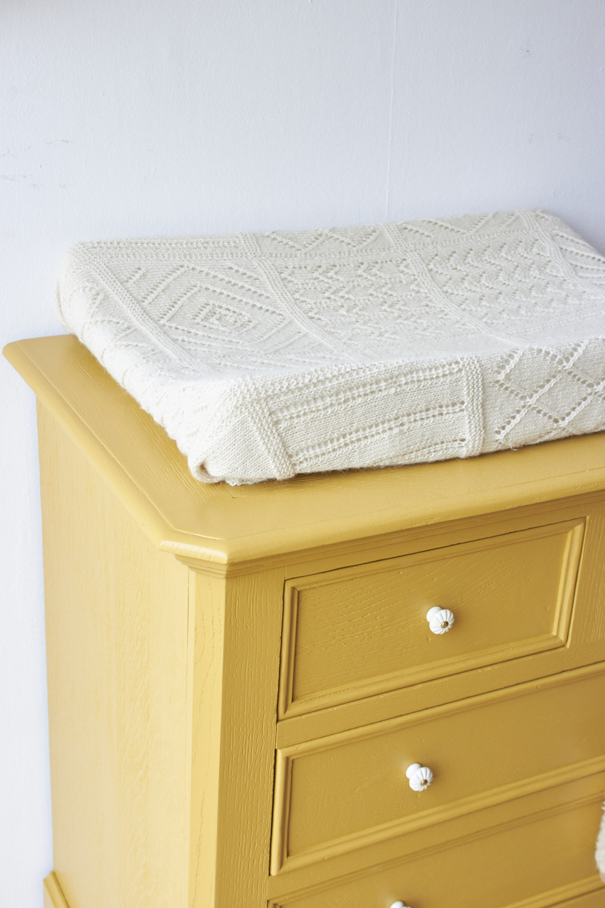 2559-1---Vintage-lade-commode-in-Saffraan-kleur---Firma-Zoethout-015