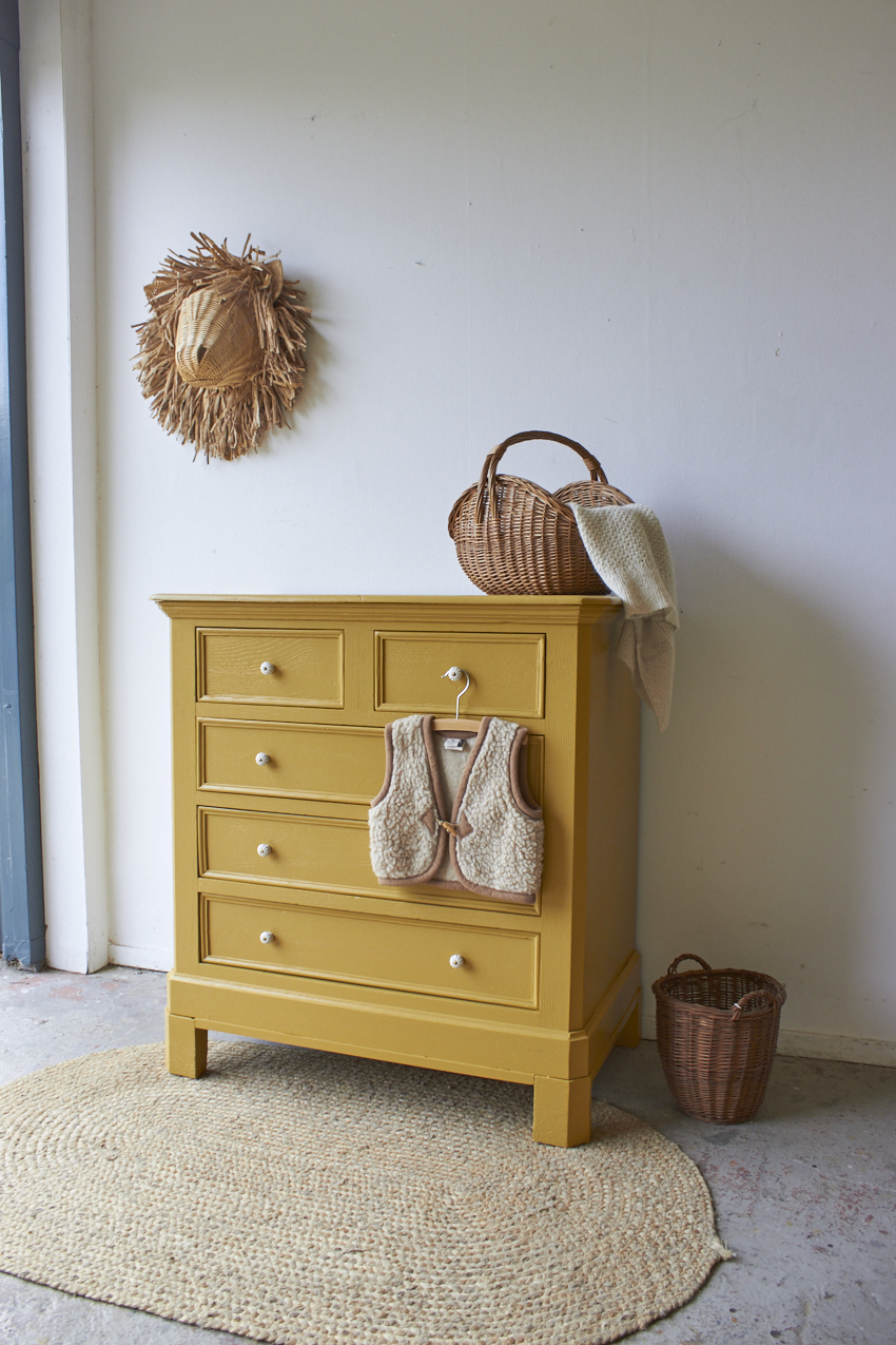 2559-1---Vintage-lade-commode-in-Saffraan-kleur---Firma-Zoethout-02