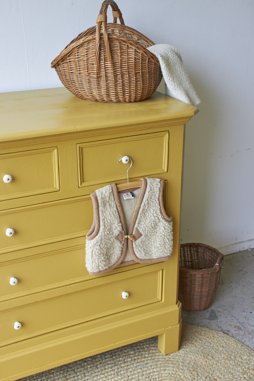 2559-1---Vintage-lade-commode-in-Saffraan-kleur---Firma-Zoethout-07