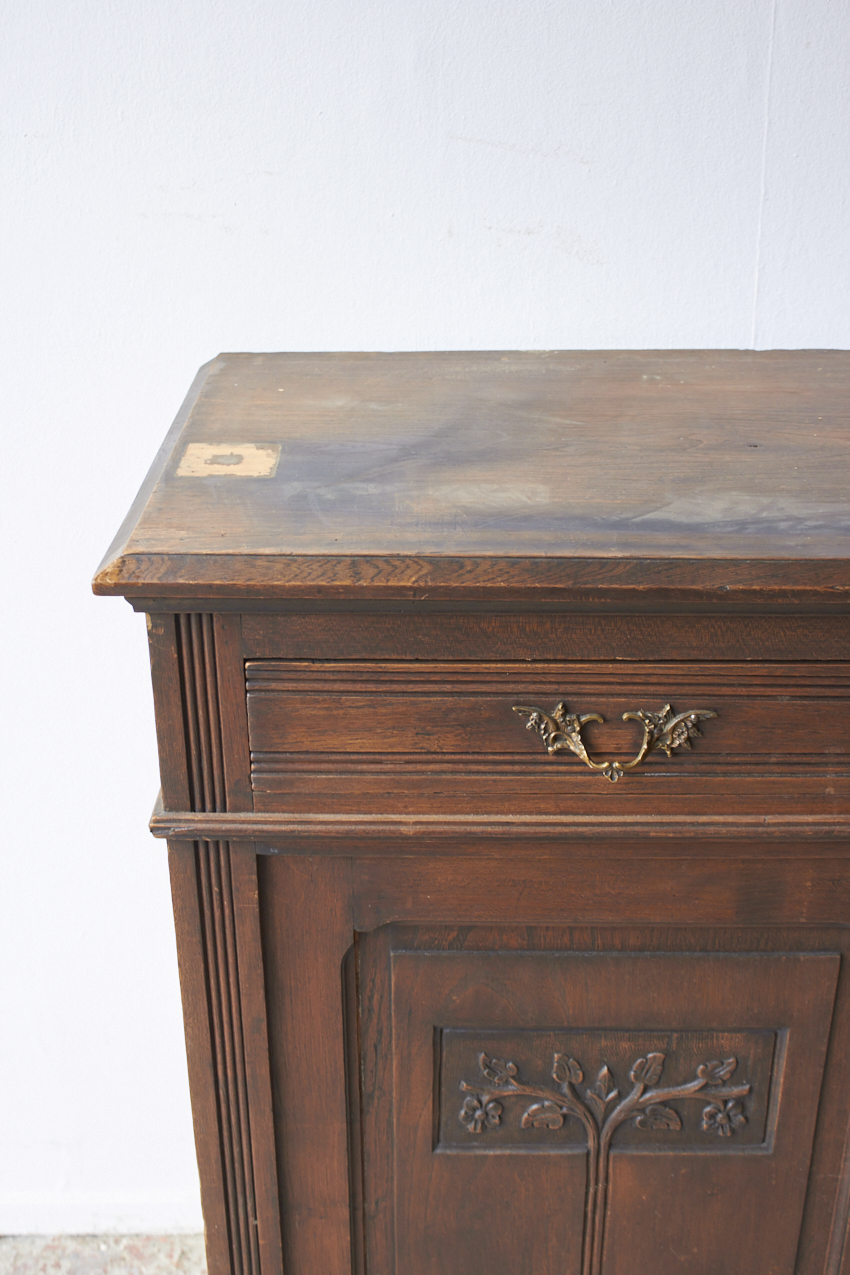 2575--klassieke-vintage-commode-met-houtsnijwerk-Firma-Zoethout--08