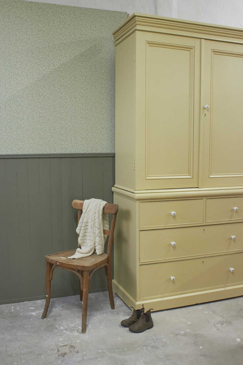 10947-1---Vintage-hoge-buffetkast-met-veel-lades---Firma-Zoethout-012