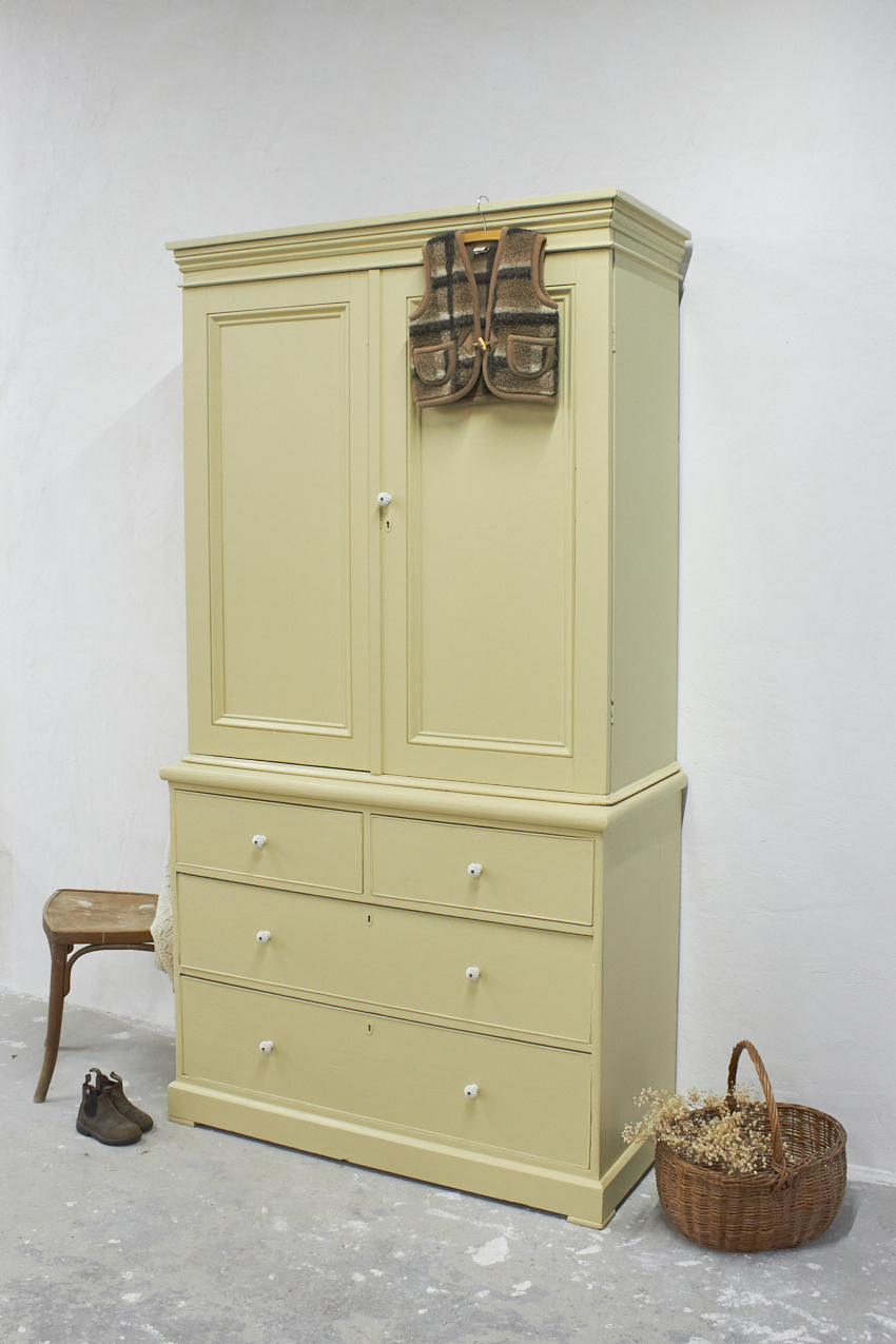 10947-1---Vintage-hoge-buffetkast-met-veel-lades---Firma-Zoethout-04