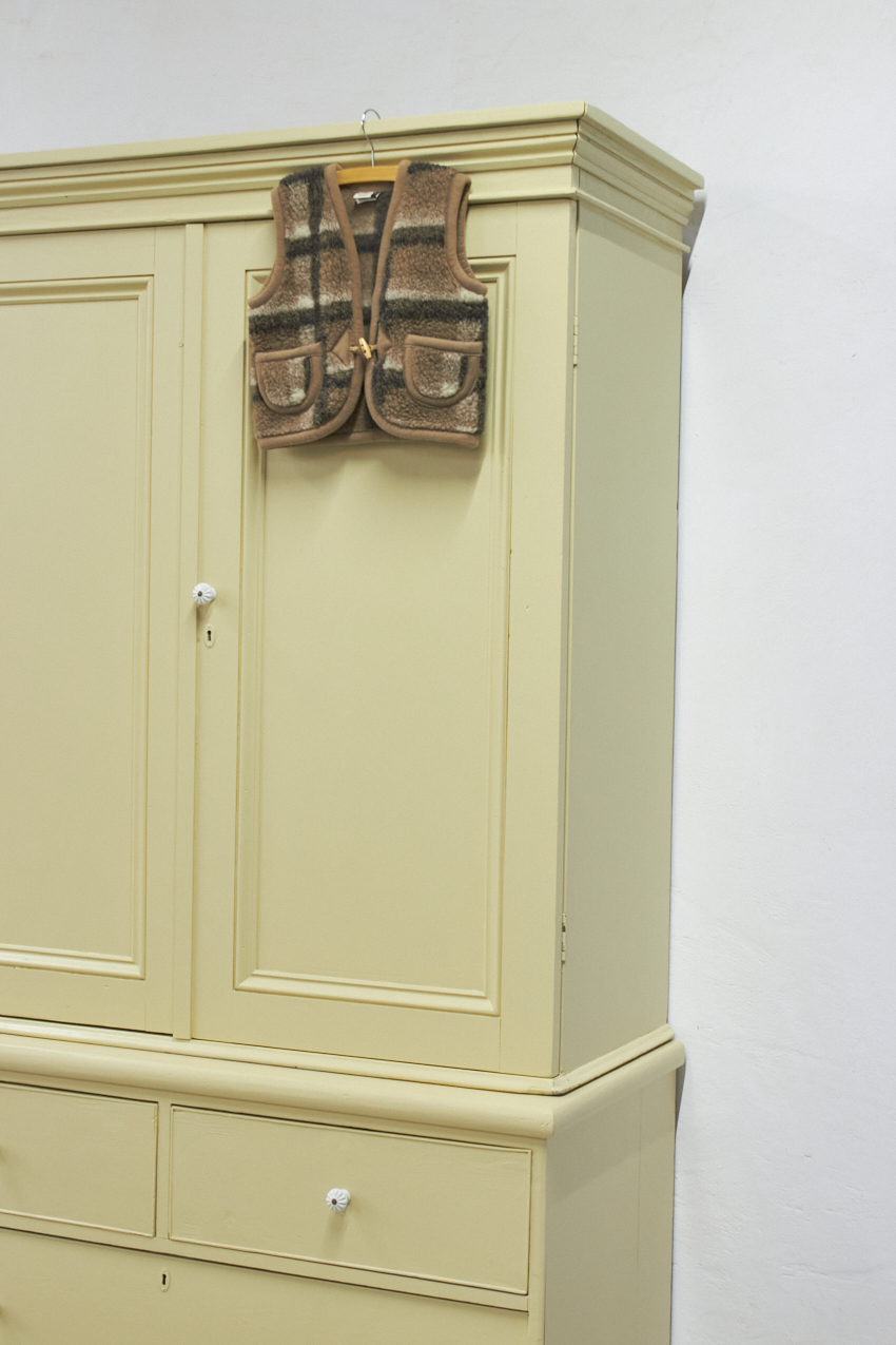 10947-1---Vintage-hoge-buffetkast-met-veel-lades---Firma-Zoethout-05