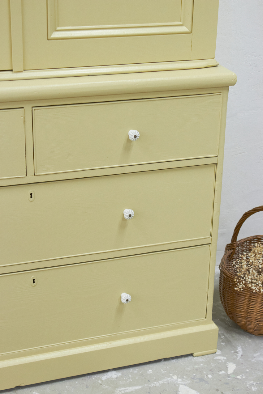 10947-1---Vintage-hoge-buffetkast-met-veel-lades---Firma-Zoethout-09