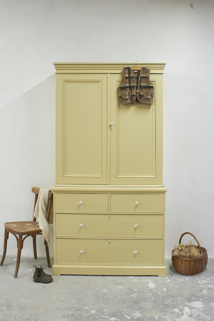 10947-1---Vintage-hoge-buffetkast-met-veel-ladess---Firma-Zoethout-01