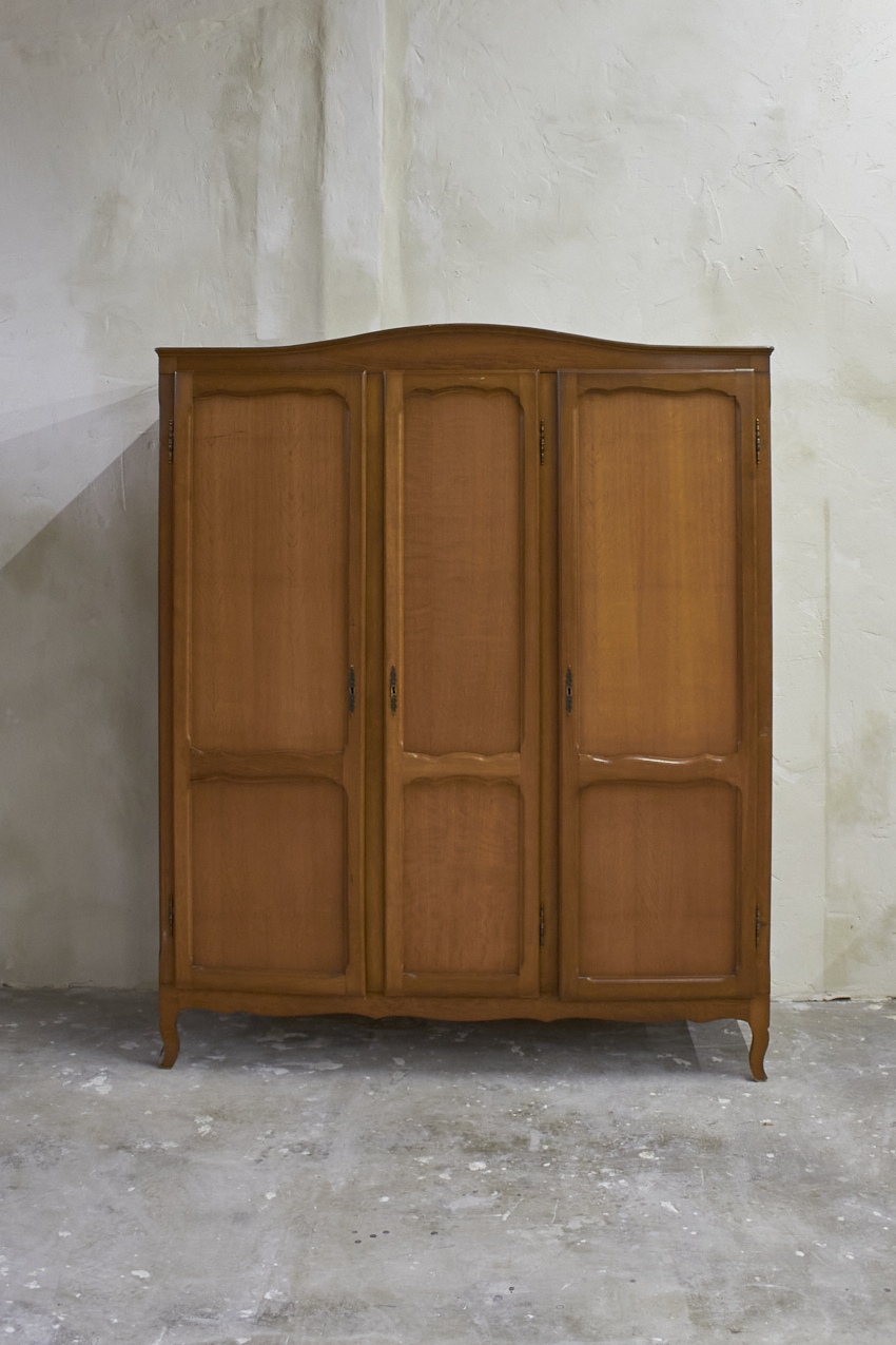 10955---Vintage-demontabele-kast-met-drie-deuren---Firma-Zoethout-01