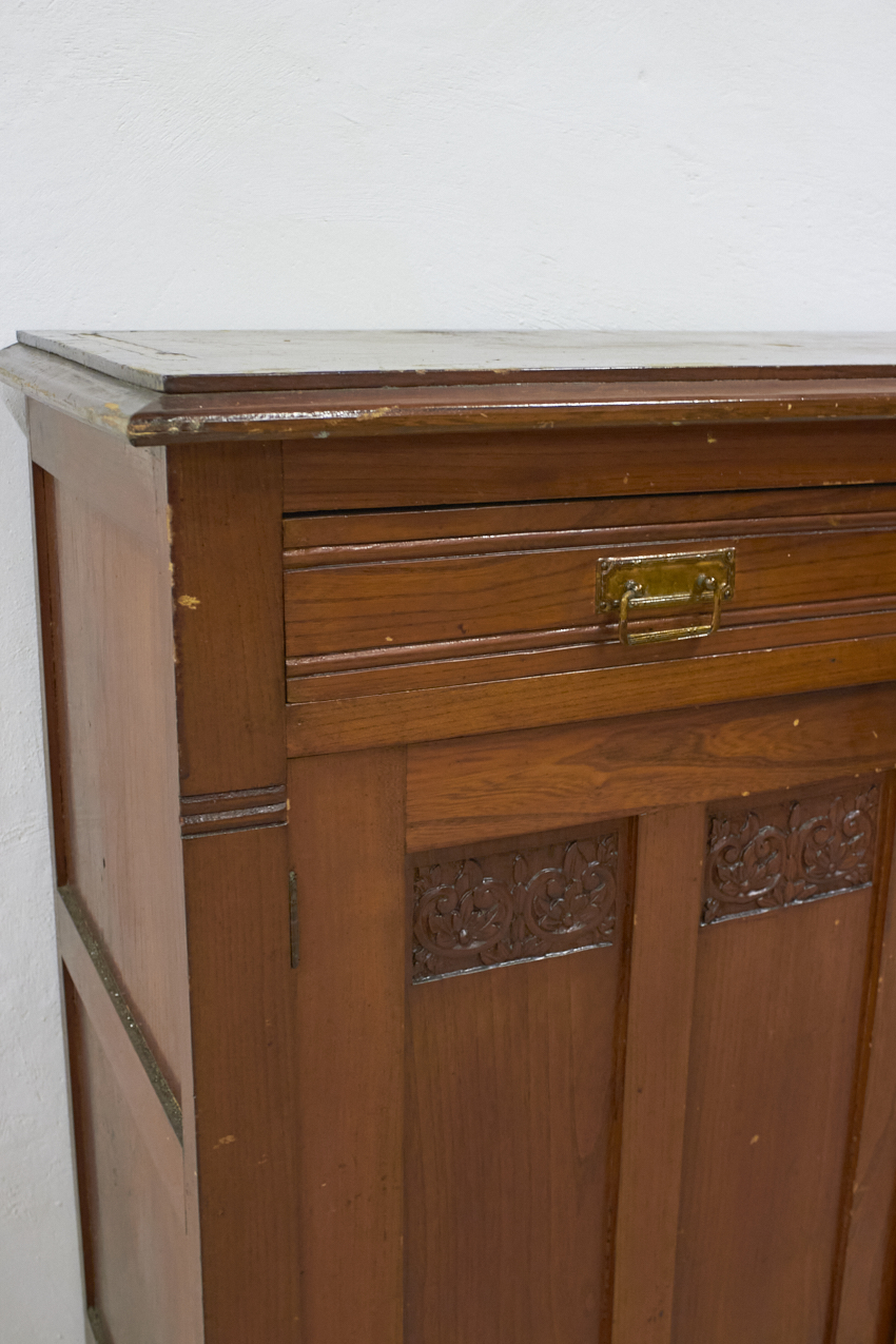 2587---Vintage-houten-commode-met-houtsnijwerk---Firma-Zoethout-07