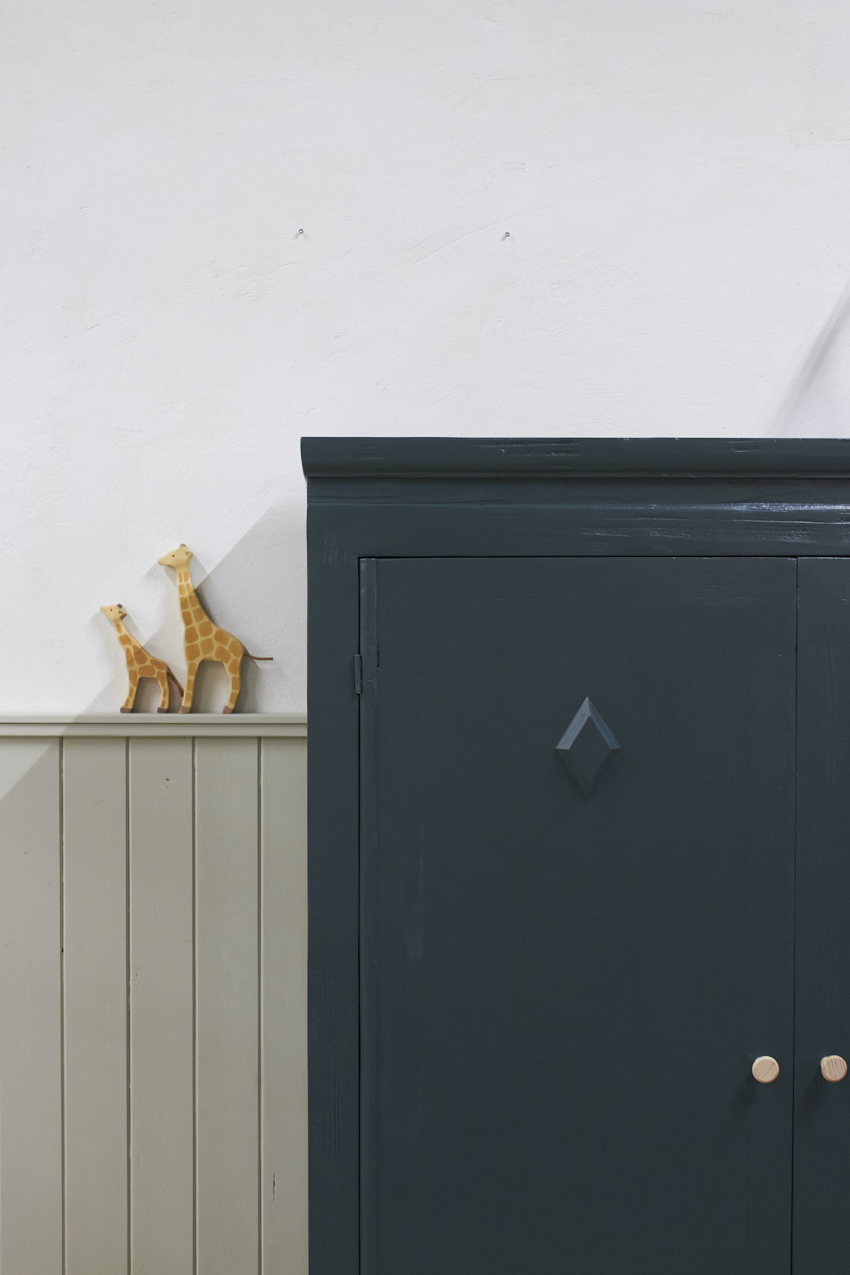 10988-1---stoere-vintage-twee-deurs-kast-in-de-kleur-amazone---Firma-Zoethout-05