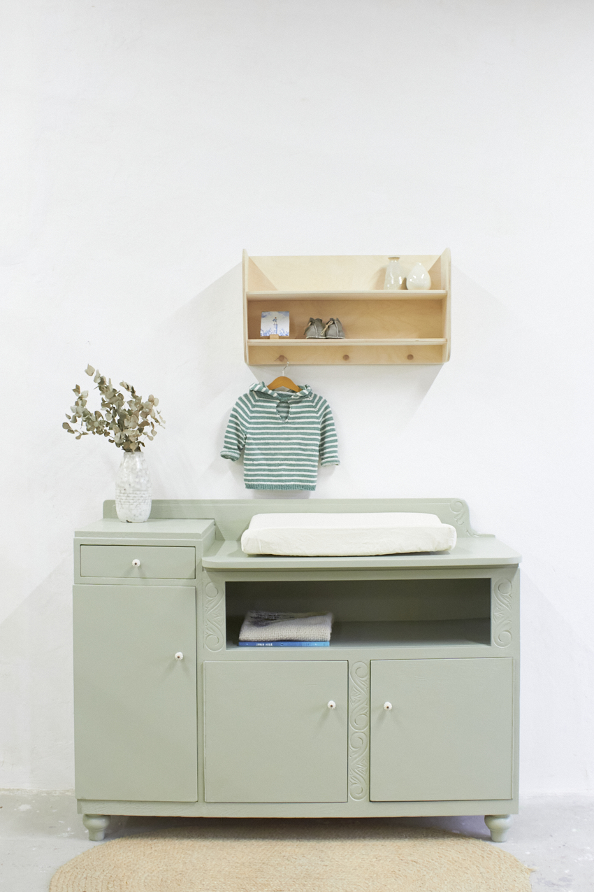 2588---Vintage-commode-in-Artisjok---Firma-Zoethout-01