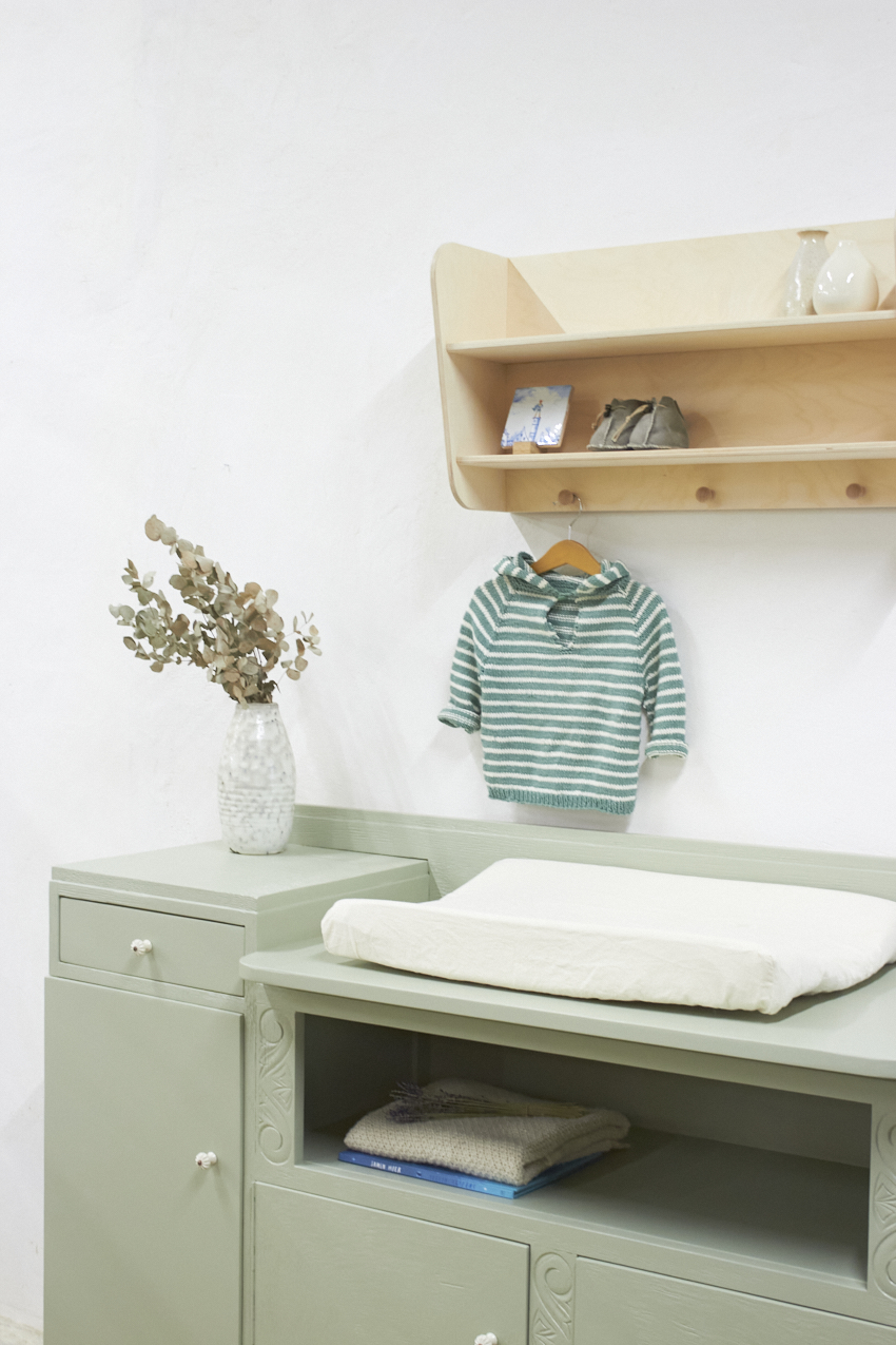 2588---Vintage-commode-in-Artisjok---Firma-Zoethout-04