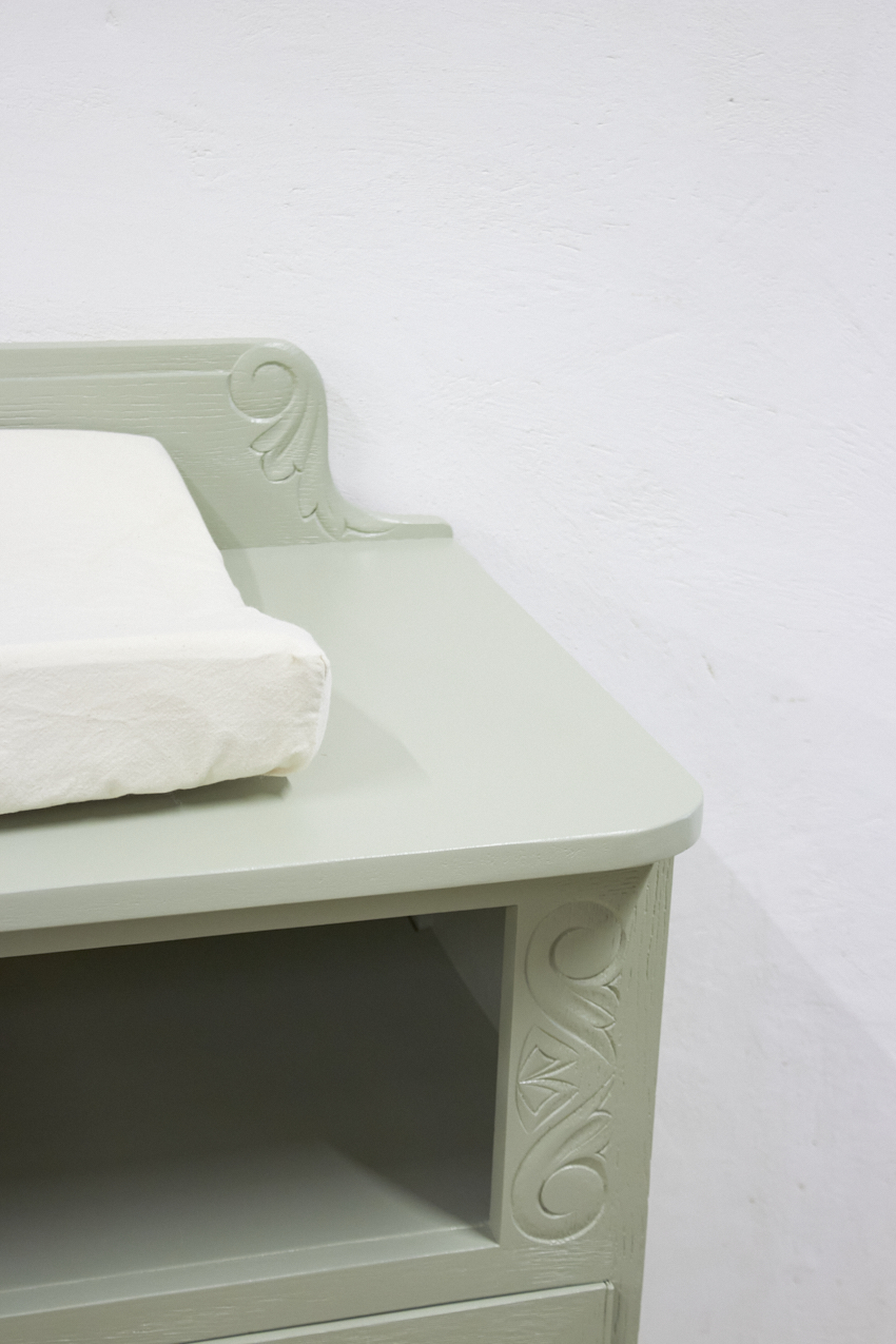 2588---Vintage-commode-in-Artisjok---Firma-Zoethout-06