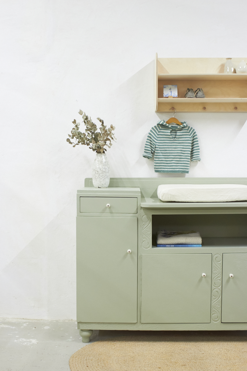 2588---Vintage-commode-in-Artisjok---Firma-Zoethout-08