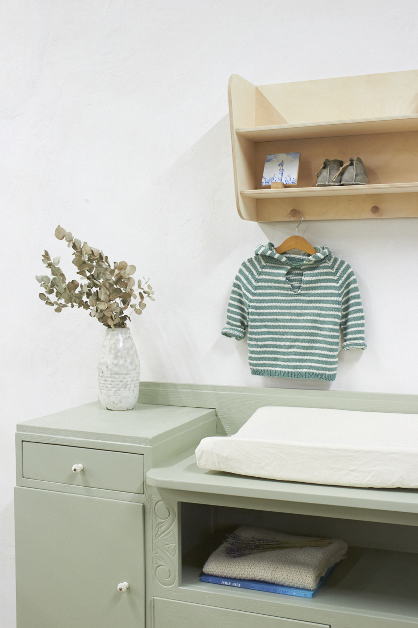 2588---Vintage-commode-in-Artisjok---Firma-Zoethout-09