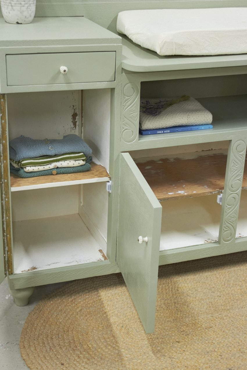 2588---Vintage-commode-in-Artisjok---Firma-Zoethout-10