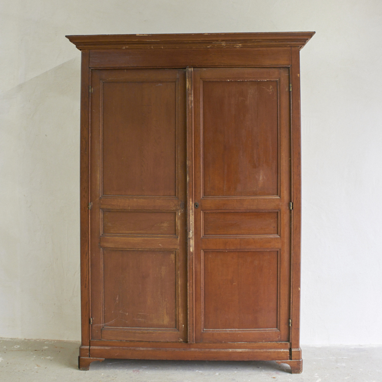 11004-Vintage-grote-houten-kast-met-prachtige-paneel-deuren-Firma-Zoethout-00