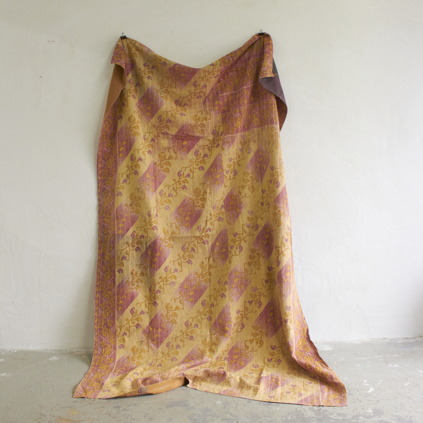 maj009-Grote-deken-kantha-fine-quilt-Firma-Zoethout-00