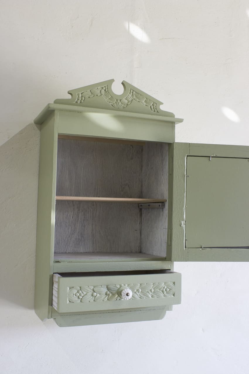6268--vintage-groen-hangkastje--04