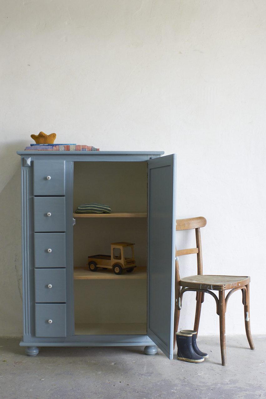11011--Vintage-speelgoed-kastje-in-kust-kleur---Firma-Zoethout-05